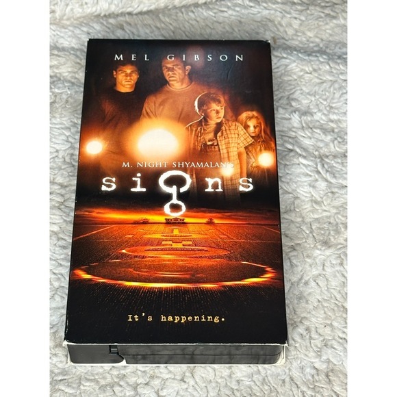 Signs VHS Tape Mel Gibson M.‎ Night Shyamalan Sci-Fi Horror Movie - Picture 1 of 4